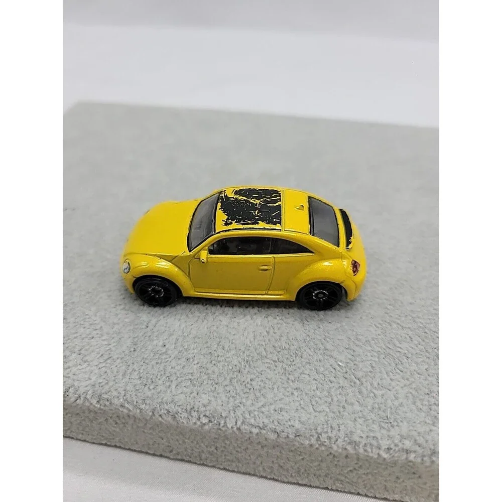 Hot Wheels 2012 Volkswagen VW  Beetle Yellow - Diecast - 1:64 - USED